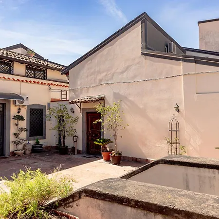 Montevergine Domus Guest house Catania