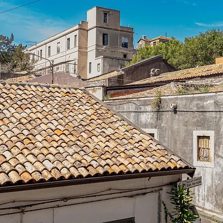 Montevergine Domus * Aeroporto di Catania Fontana Rossa